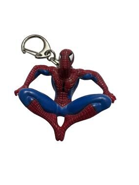 Vintage 2001 Marvel Spider-Man 3D Figure Keychain PVC Crouching Y2K Rare